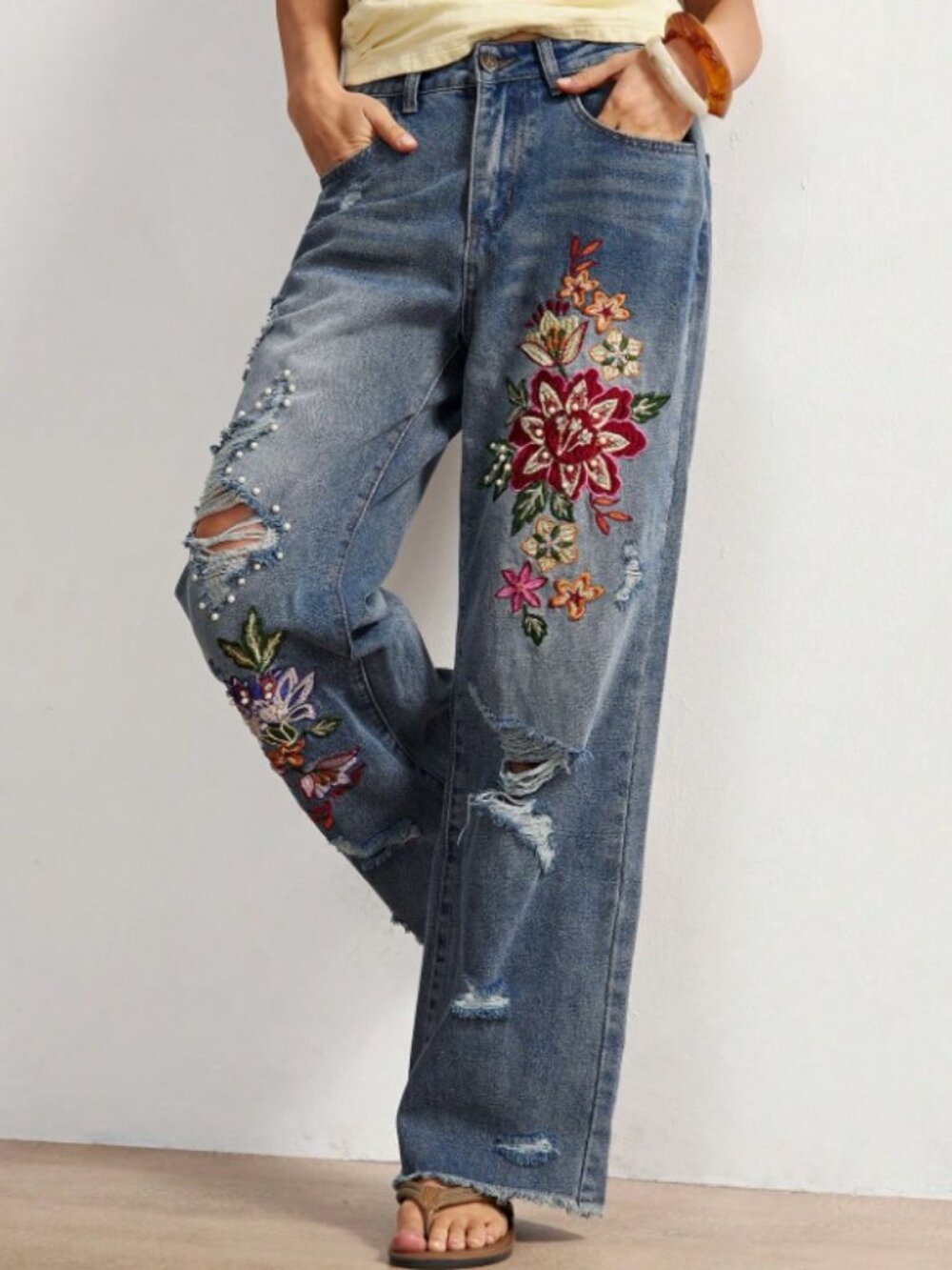 Embroidered Jeans GORGEOUS Size 30 BNWT - Picture 2 of 9